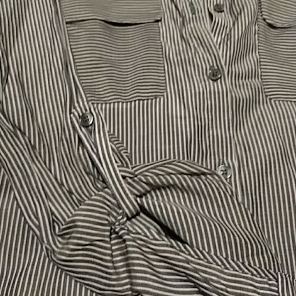 Express Thin Striped City Shirt - Picture 7 of 7
